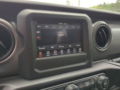 Used 2022 Jeep Wrangler Sport AWD/4WD image 13