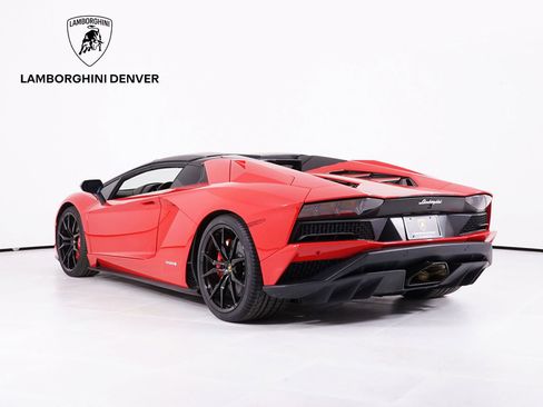 Used 2019 Lamborghini Aventador S AWD/4WD image 3