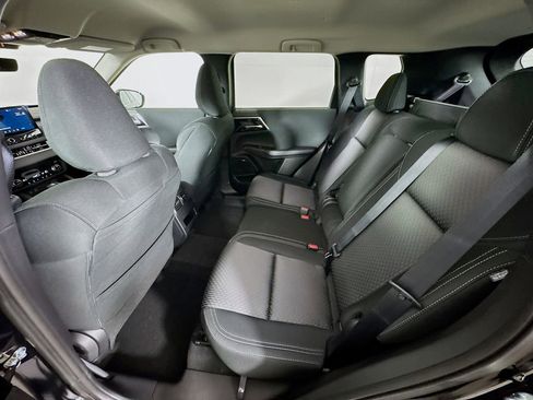 New 2026 Mitsubishi Outlander ES image 24