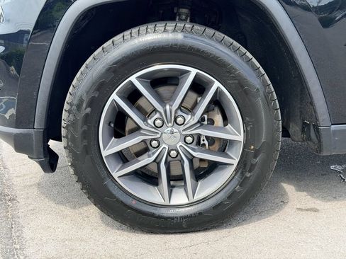 Used 2018 Jeep Grand Cherokee Limited AWD/4WD image 30