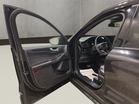 Used 2023 Ford Escape ST-Line Elite image 10