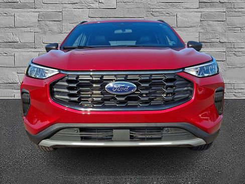 Certified 2025 Ford Escape ST-Line w/ Tech Pack #1 AWD/4WD image 3