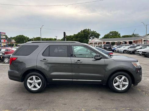 Used 2018 Ford Explorer XLT w/ Equipment Group 202A FWD image 11