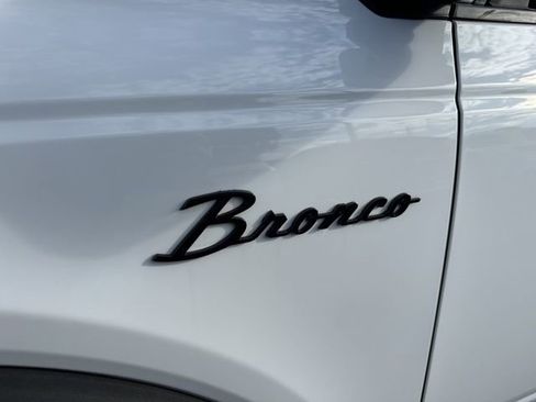 Used 2021 Ford Bronco Outer Banks w/ Sasquatch Package image 12