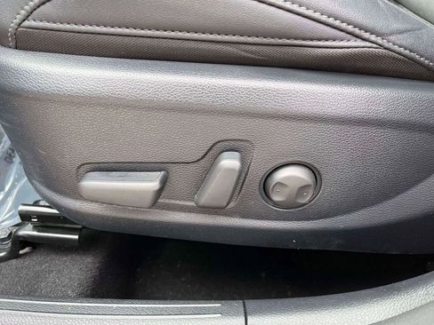 Used 2024 Kia Seltos EX FWD image 16