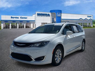 Used 2018 Chrysler Pacifica Touring-L w/ Advanced Safetytec Group