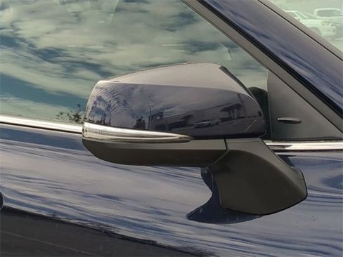 New 2026 Toyota Highlander XLE image 12