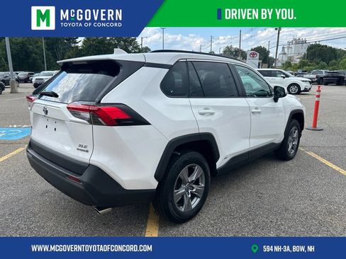 Used 2022 Toyota RAV4 XLE w/ Convenience Package AWD/4WD image 5