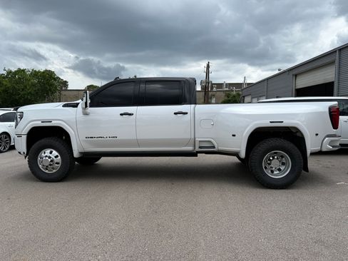 Used 2024 GMC Sierra 3500 Denali Ultimate image 2