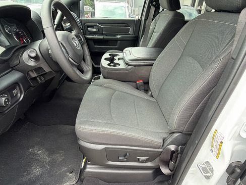 Used 2025 RAM 2500 Big Horn AWD/4WD image 16