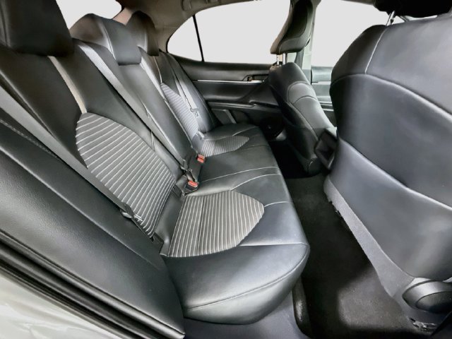 Used 2020 Toyota Camry SE w/ Carpet Mat Package FWD image 24