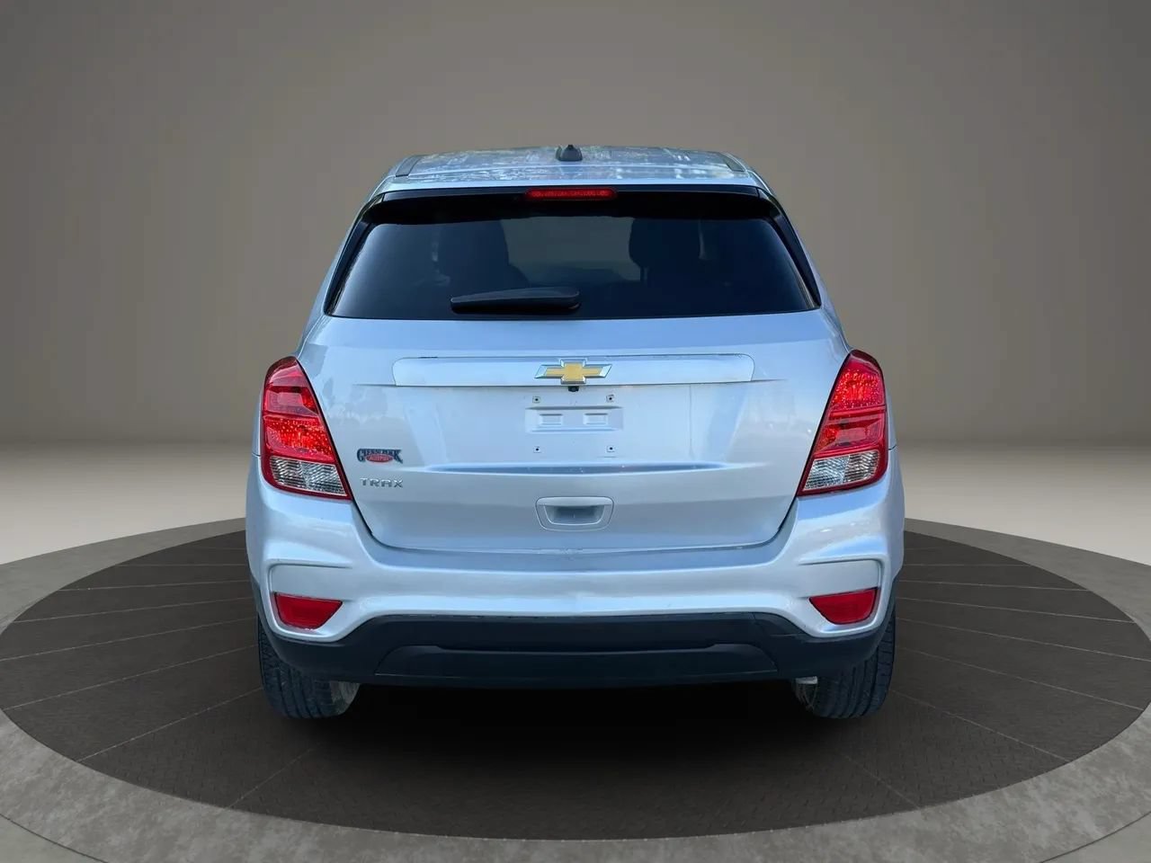 Used 2020 Chevrolet Trax LS w/ Tint and Cruise Package FWD image 5