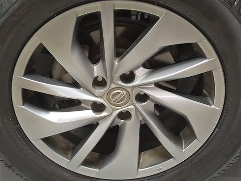 Used 2015 Nissan Rogue SL w/ SL Premium Package FWD image 31
