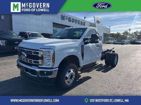New 2026 Ford F350 XL w/ XL Chrome Package image 1