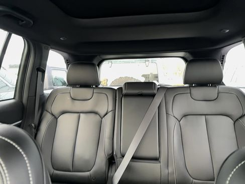 New 2025 Jeep Grand Cherokee Limited image 9