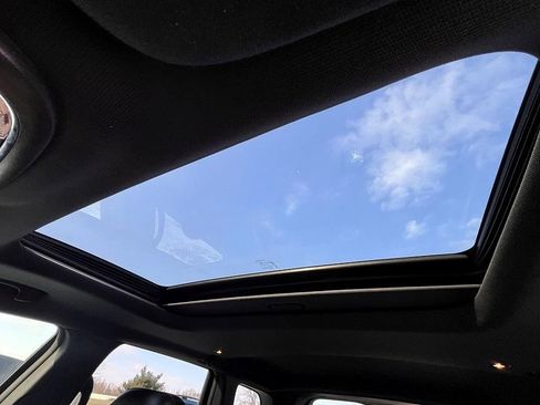 Used 2017 Jeep Grand Cherokee Altitude image 16