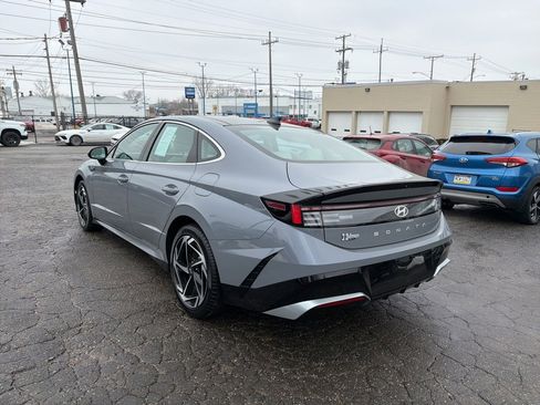 Certified 2024 Hyundai Sonata SEL w/ Convenience Package image 5