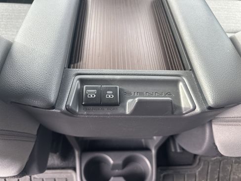 Used 2021 Toyota Sienna LE image 16