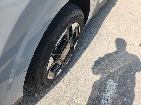 Certified 2025 Kia Carnival EX FWD image 15