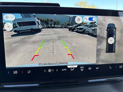 New 2026 Ford Expedition Active image 7