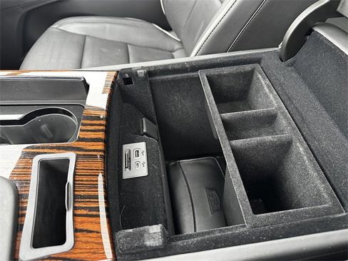 Used 2023 Cadillac Escalade Premium Luxury image 25