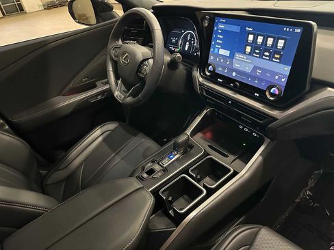 Used 2024 Lexus TX 500h AWD w/ Technology Package image 29