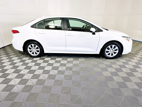Used 2024 Toyota Corolla LE image 2
