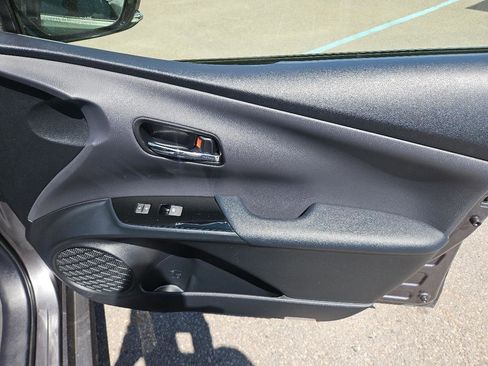 Used 2018 Toyota Prius Two w/ Prius Two Safety Plus Package FWD image 17