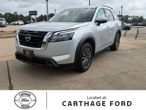 Used 2025 Nissan Pathfinder SV FWD image 1