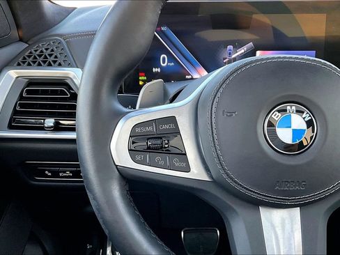Used 2024 BMW X7 xDrive40i w/ M Sport Package AWD/4WD image 11