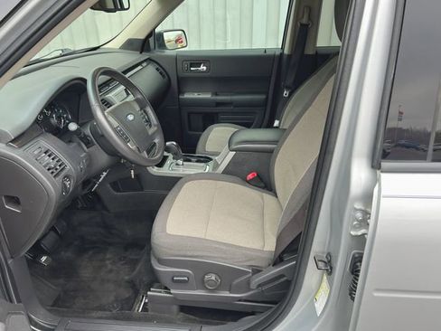 Used 2011 Ford Flex SE image 11