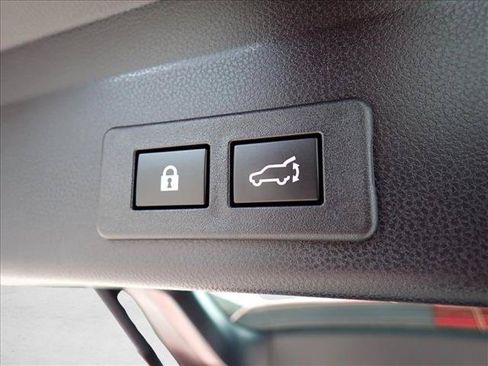 Certified 2025 Subaru Ascent Premium AWD/4WD image 9