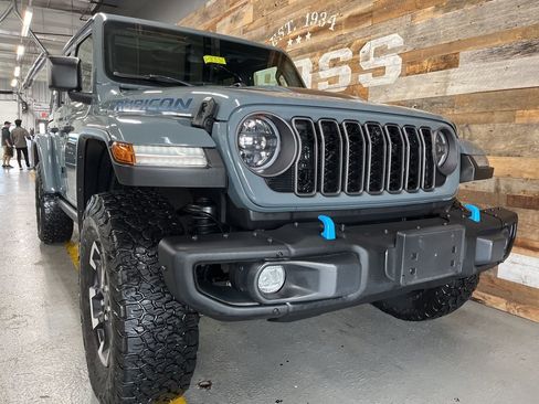 Used 2024 Jeep Wrangler Unlimited Rubicon 4xe AWD/4WD image 51