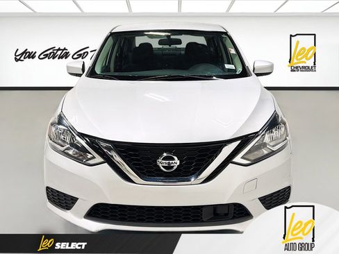 Used 2019 Nissan Sentra SV FWD image 2