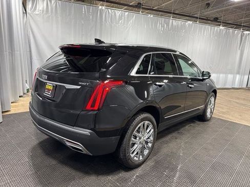 Used 2022 Cadillac XT5 Premium Luxury w/ LPO, Radiant Package image 6