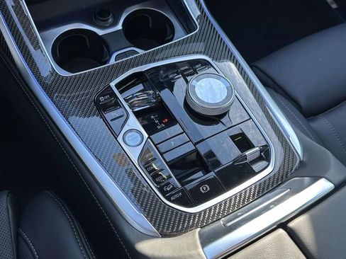 New 2026 BMW X7 M60i image 17