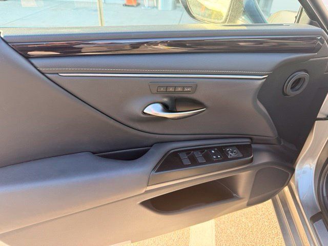 Used 2019 Lexus ES 350 w/ Premium Package FWD image 9
