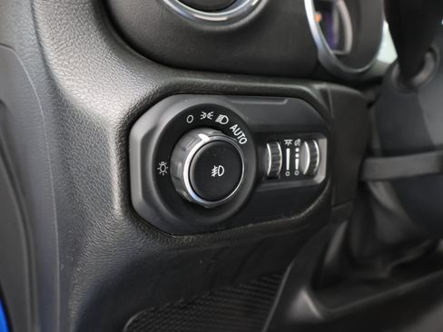Used 2022 Jeep Wrangler Unlimited Sahara w/ LED Lighting Group AWD/4WD image 41