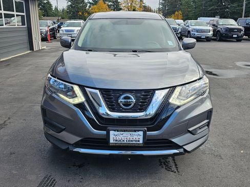 Used 2018 Nissan Rogue S image 2