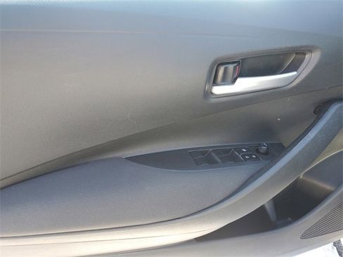 Used 2020 Toyota Corolla LE w/ LE Premium Package image 12