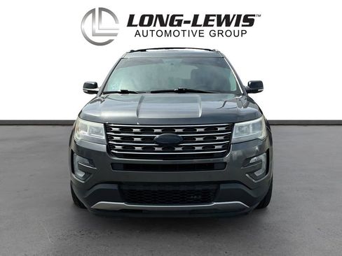 Used 2017 Ford Explorer XLT w/ Equipment Group 202A FWD image 11