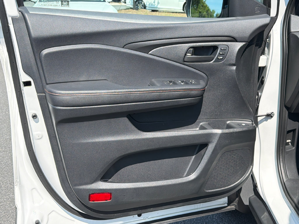 Used 2025 Honda Ridgeline TrailSport image 12