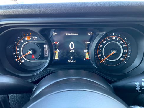 Used 2025 Jeep Wrangler Sport AWD/4WD image 13