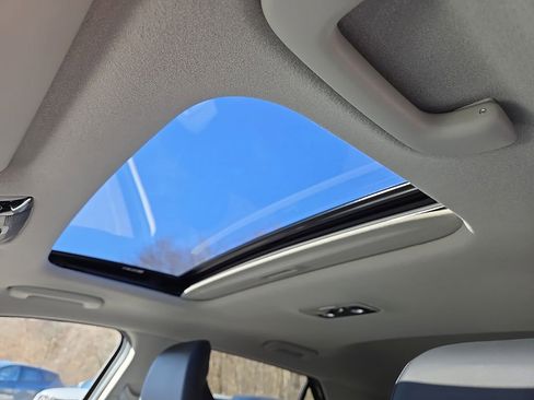 Certified 2024 Kia Niro SX Touring image 15