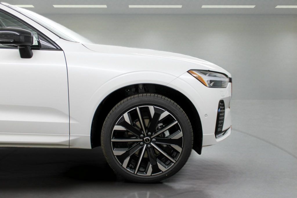 Certified 2026 Volvo XC60 B5 Ultra w/ Protection Package Premier AWD/4WD image 31