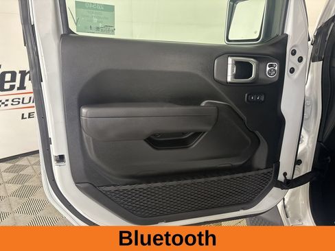 Used 2024 Jeep Wrangler Sport AWD/4WD image 9