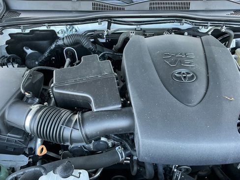 Used 2021 Toyota Tacoma SR5 image 25