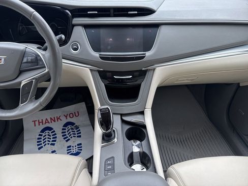 Used 2019 Cadillac XT5 Premium Luxury image 14