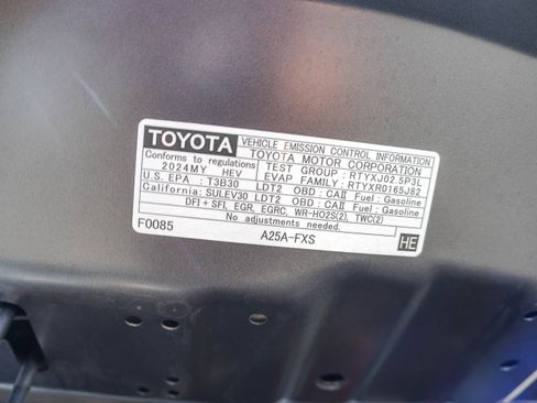 Used 2024 Toyota RAV4 XLE AWD/4WD image 30