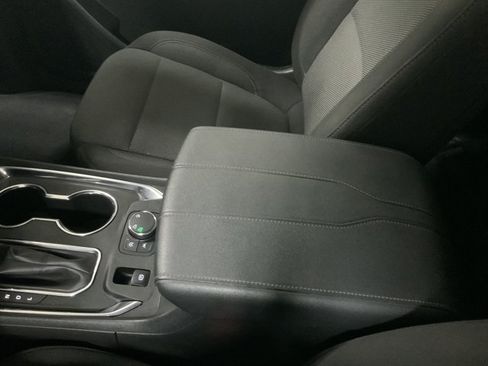 Used 2023 Chevrolet Traverse LT AWD/4WD image 40